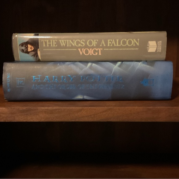 3 novels:Wings of a Falcon,HarryPotter Order of the Phoenix & Sorcerer’s Stone - Picture 4 of 14